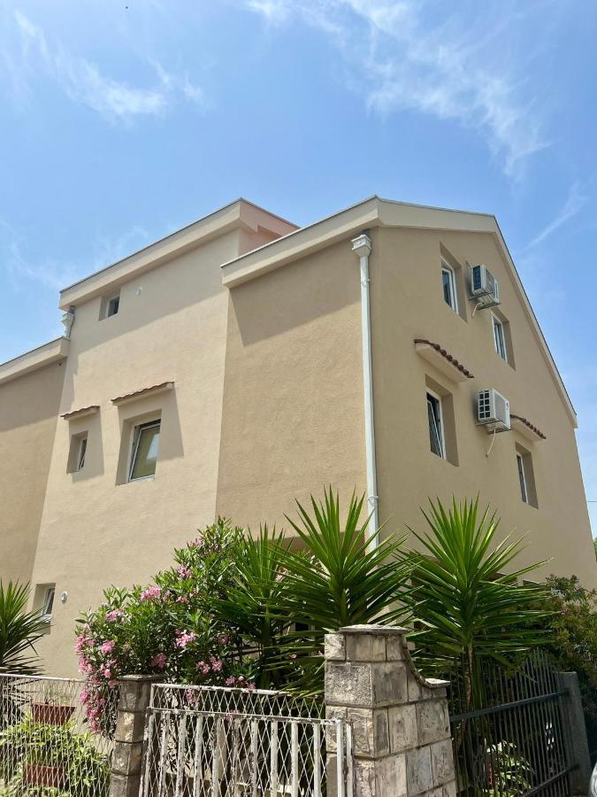 Apartmani Bekonja Tivat Exterior foto