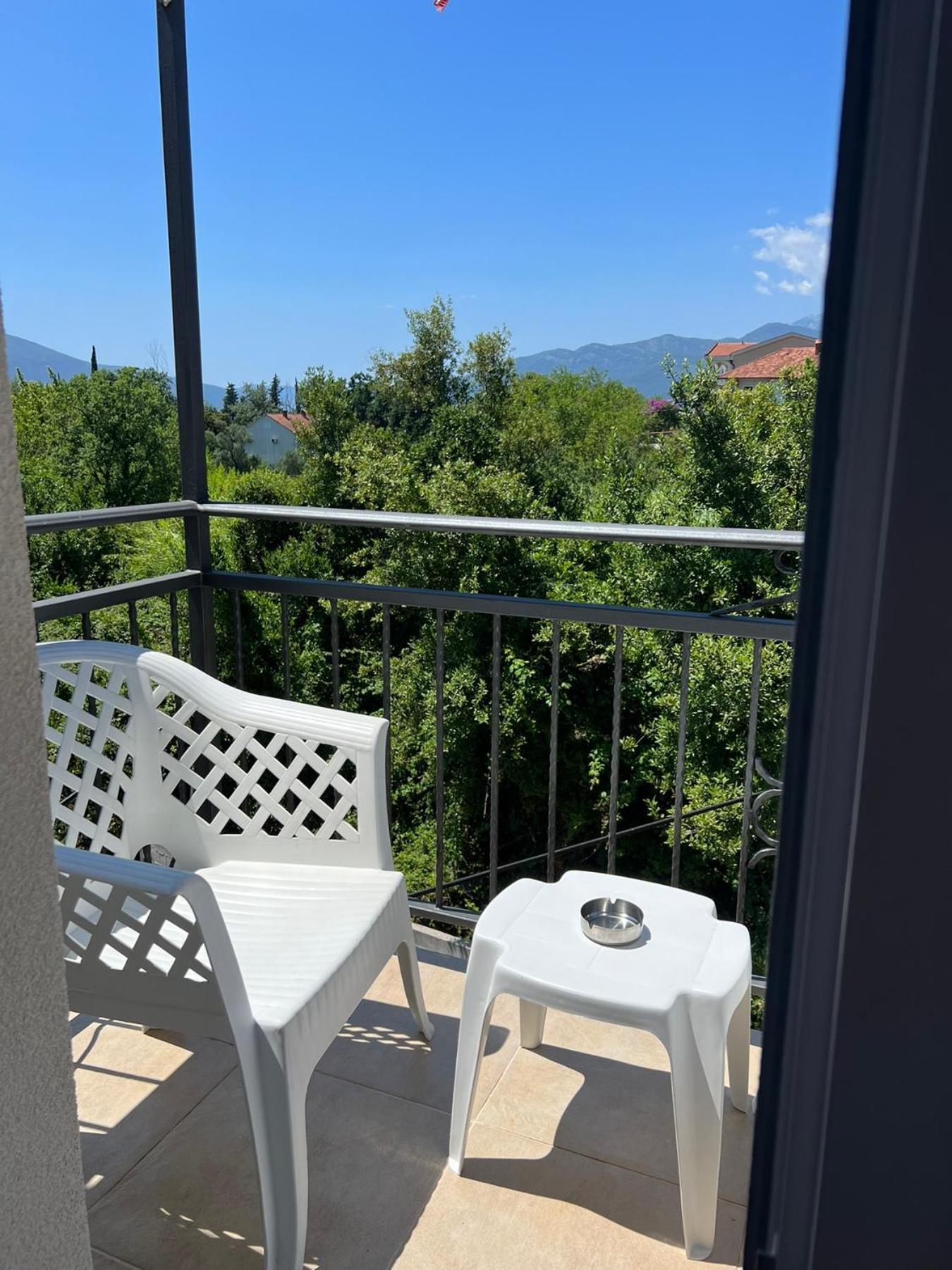 Apartmani Bekonja Tivat Zimmer foto